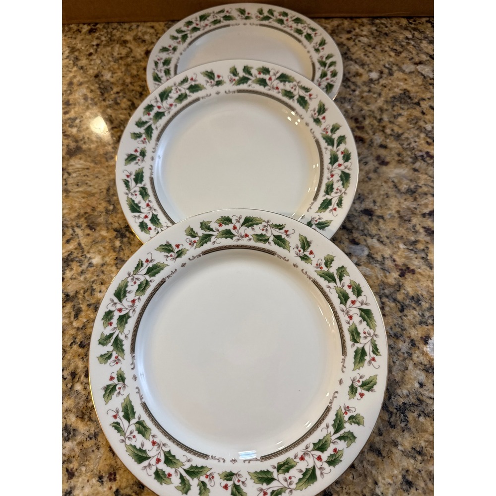 Royal Limited Holly Holiday Salad Plates Set‎ of 3 Christmas Porcelain Japan